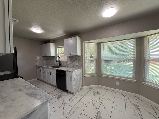 109 Colony Drive, Arlington, TX 76002