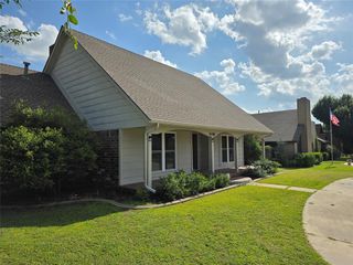 8100 N Bridgeport Lane, Bethany, OK 73008