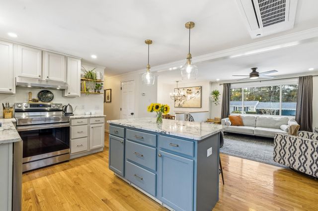 13 Redwing Road, Concord, NH 03301