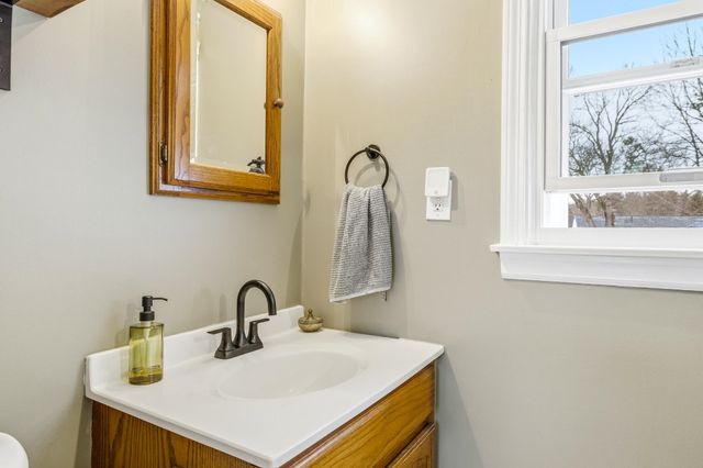 13 Redwing Road, Concord, NH 03301