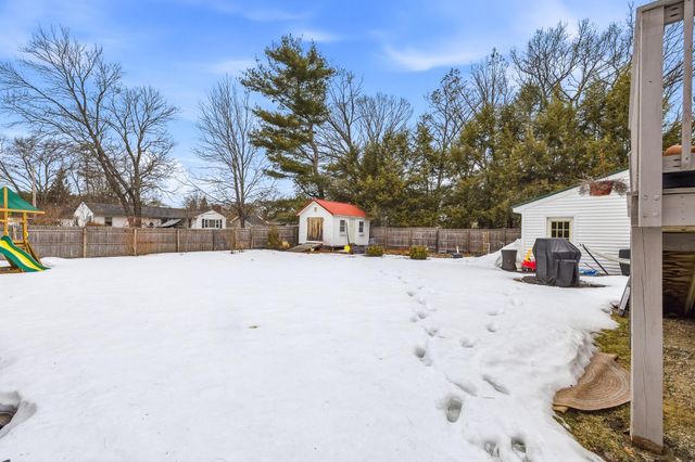 13 Redwing Road, Concord, NH 03301
