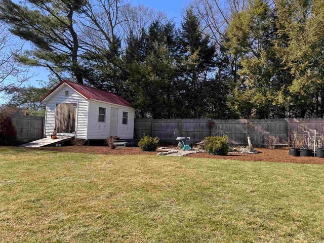 13 Redwing Road, Concord, NH 03301