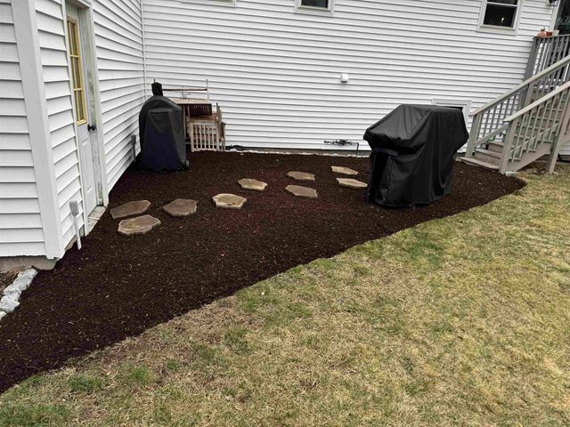 13 Redwing Road, Concord, NH 03301