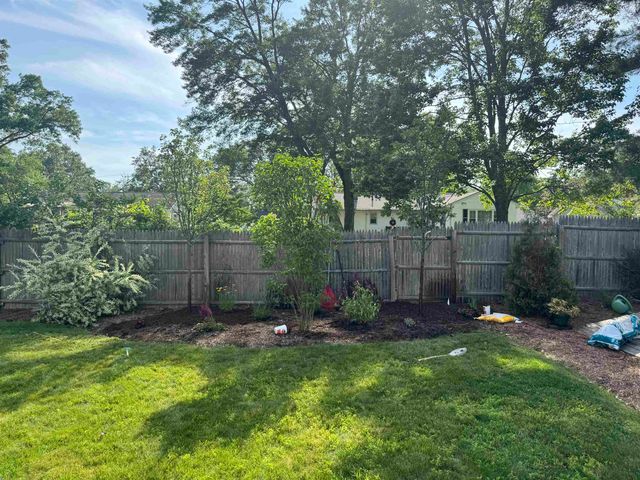13 Redwing Road, Concord, NH 03301