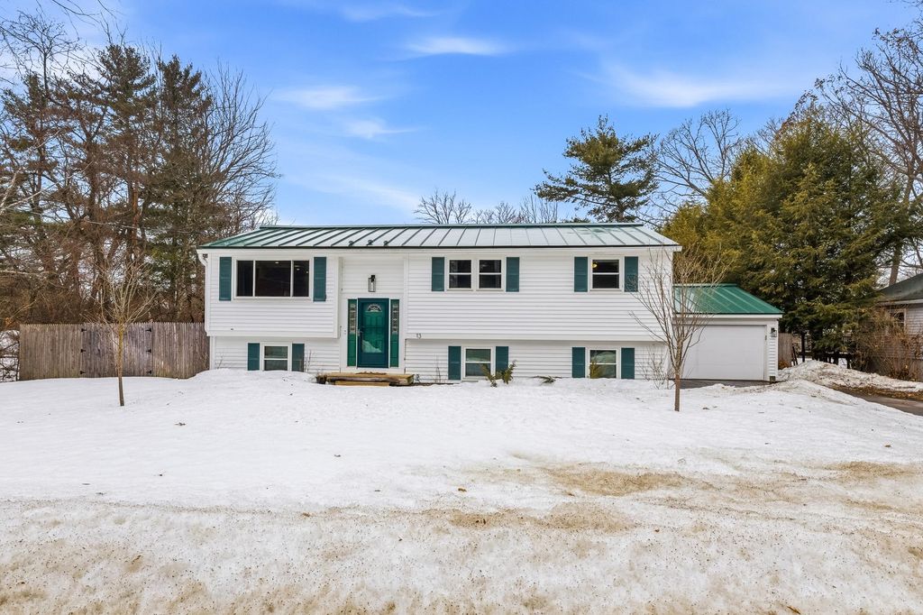 13 Redwing Road, Concord, NH 03301