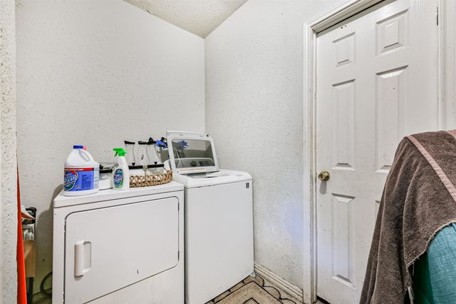 607 Honeysuckle Drive, La Marque, TX 77568