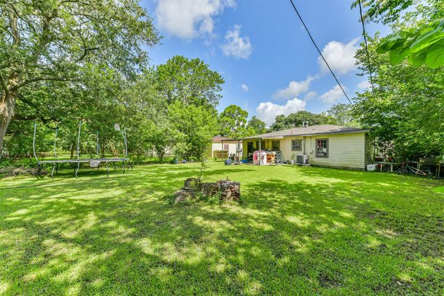 607 Honeysuckle Drive, La Marque, TX 77568
