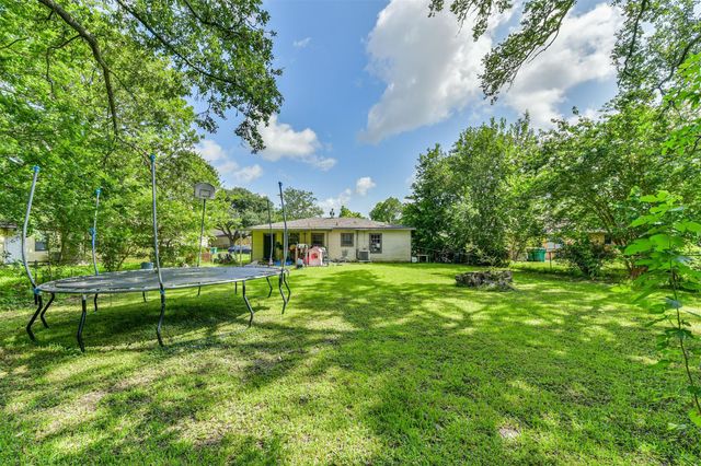 607 Honeysuckle Drive, La Marque, TX 77568
