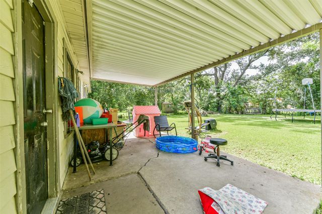 607 Honeysuckle Drive, La Marque, TX 77568