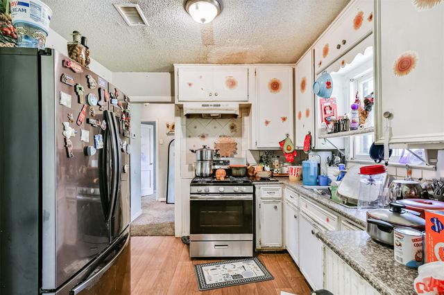 607 Honeysuckle Drive, La Marque, TX 77568