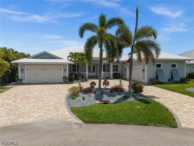 105 SW 52nd ST, Cape Coral, FL 33914