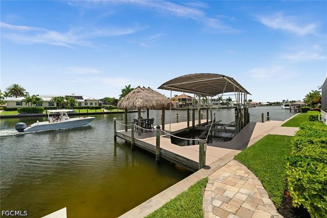 105 SW 52nd ST, Cape Coral, FL 33914