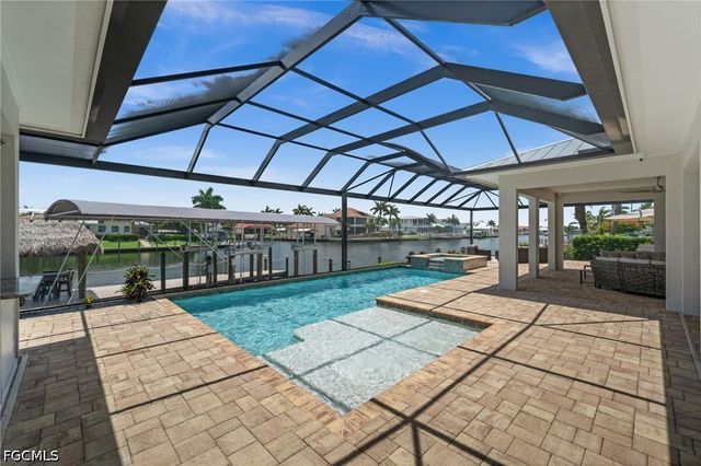 105 SW 52nd ST, Cape Coral, FL 33914