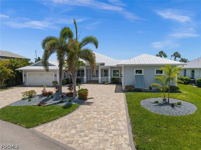 105 SW 52nd ST, Cape Coral, FL 33914