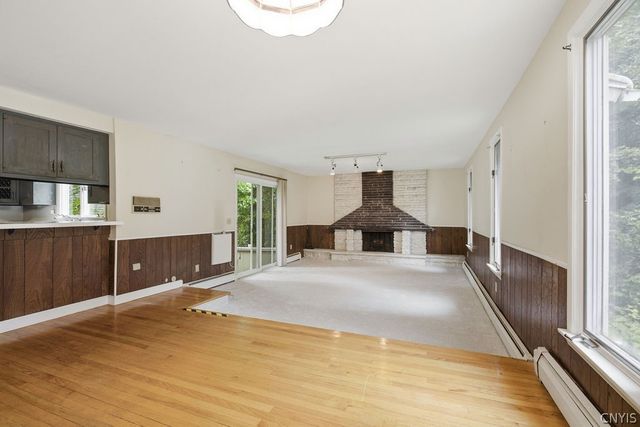13 Green Fir Circle, Camillus, NY 13219
