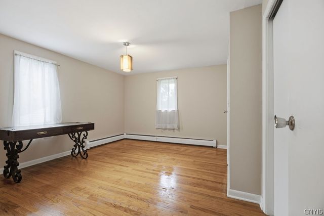 13 Green Fir Circle, Camillus, NY 13219