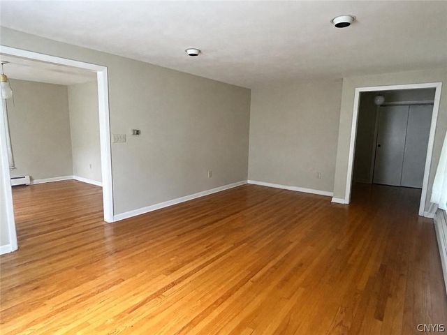 13 Green Fir Circle, Camillus, NY 13219