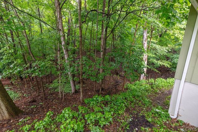 13 Green Fir Circle, Camillus, NY 13219