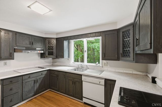 13 Green Fir Circle, Camillus, NY 13219