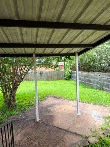 1402 Hillcrest Drive, Sherman, TX 75092