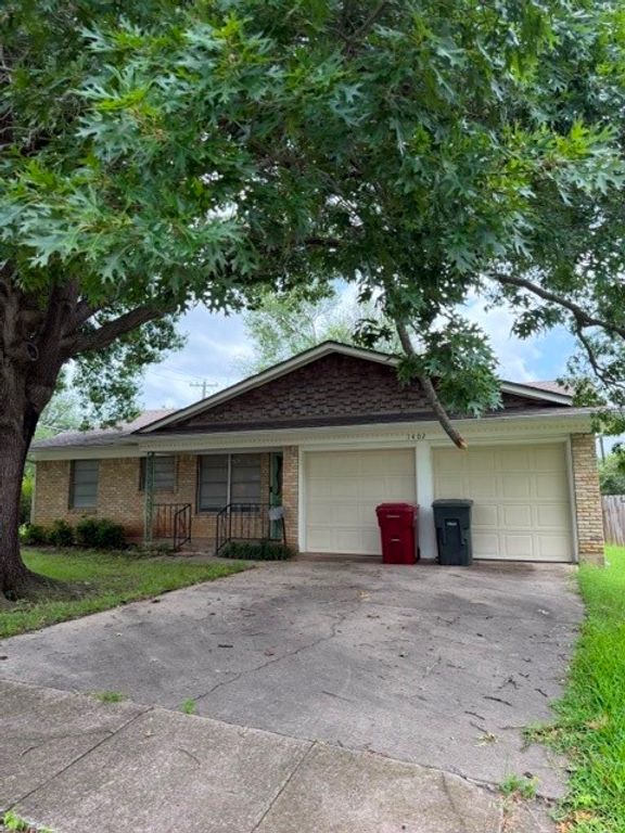 1402 Hillcrest Drive, Sherman, TX 75092