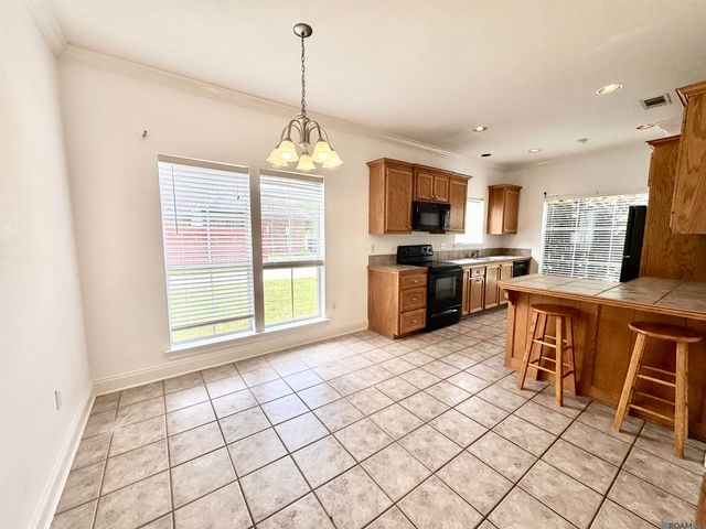 413 Lake Worth Dr, Baton Rouge, LA 70810
