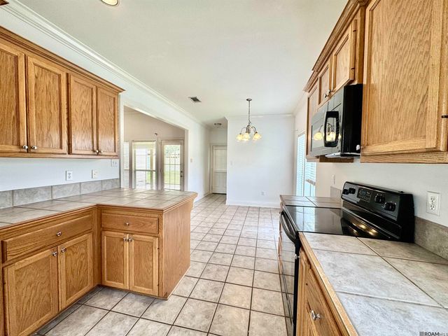 413 Lake Worth Dr, Baton Rouge, LA 70810