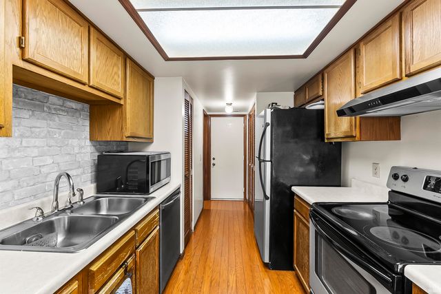 6017 Sawmill Woods Drive, Fort Wayne, IN 46835