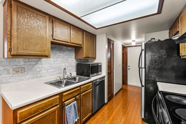 6017 Sawmill Woods Drive, Fort Wayne, IN 46835