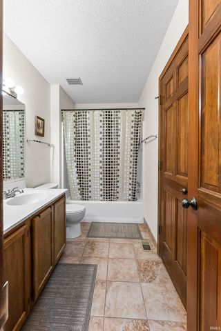 6017 Sawmill Woods Drive, Fort Wayne, IN 46835