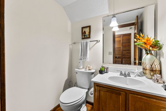 6017 Sawmill Woods Drive, Fort Wayne, IN 46835