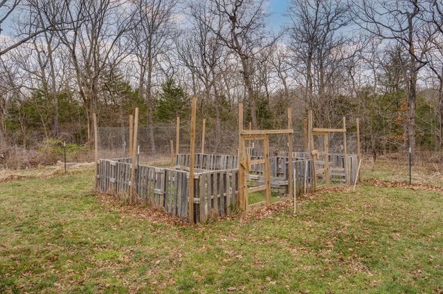 157 Oak Crest Drive, Marshfield, MO 65706