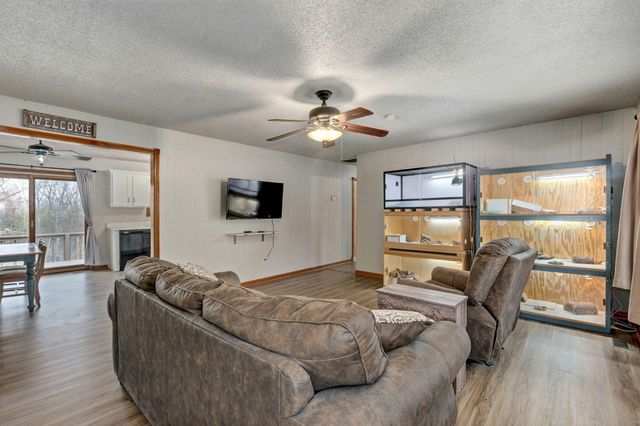 157 Oak Crest Drive, Marshfield, MO 65706