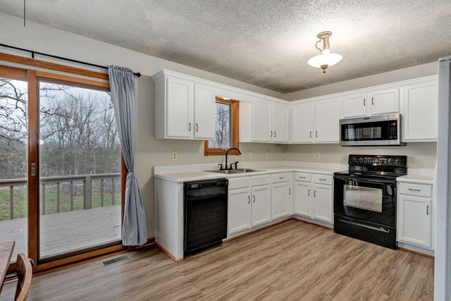 157 Oak Crest Drive, Marshfield, MO 65706