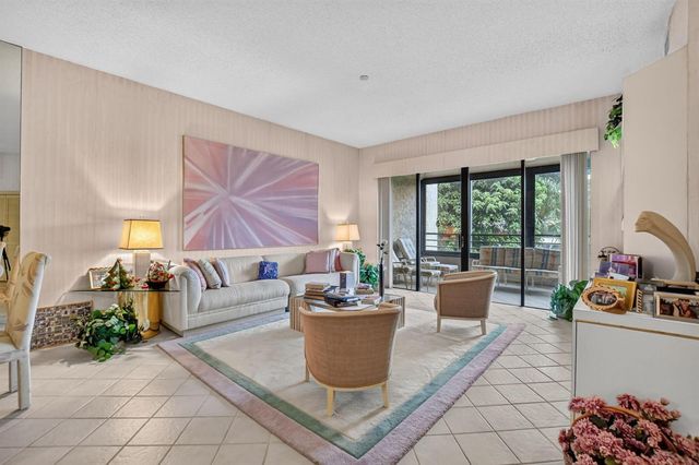 7535 LA PAZ Boulevard 201, Boca Raton, FL 33433