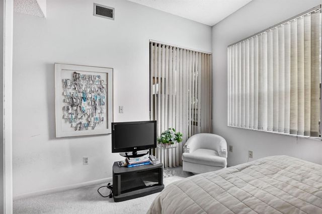 7535 LA PAZ Boulevard 201, Boca Raton, FL 33433