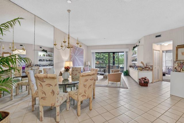 7535 LA PAZ Boulevard 201, Boca Raton, FL 33433