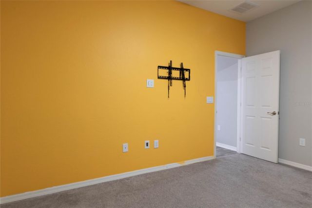 1069 MONTGOMERY LANE, Polk City, FL 33868