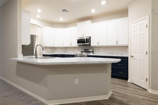 1069 MONTGOMERY LANE, Polk City, FL 33868