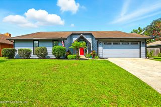 8462 SAND POINT Drive W, Jacksonville, FL 32244