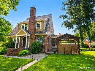 6 Collins Parkway, Meriden, CT 06450