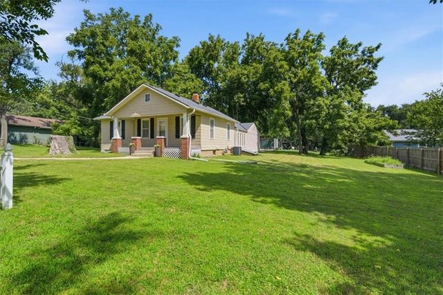 11920 W 51st Street, Shawnee, KS 66216