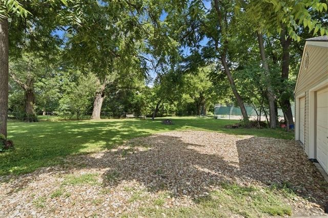 11920 W 51st Street, Shawnee, KS 66216