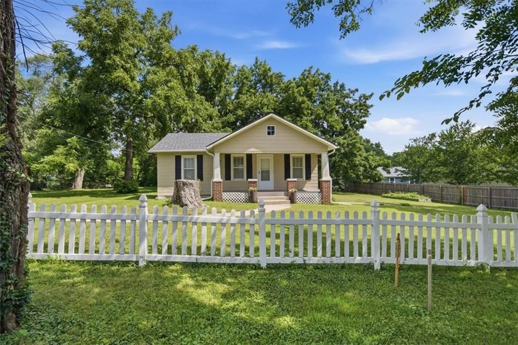 11920 W 51st Street, Shawnee, KS 66216