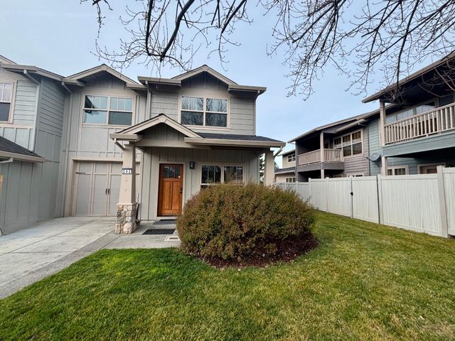 3126 Alameda Street 202, Medford, OR 97504