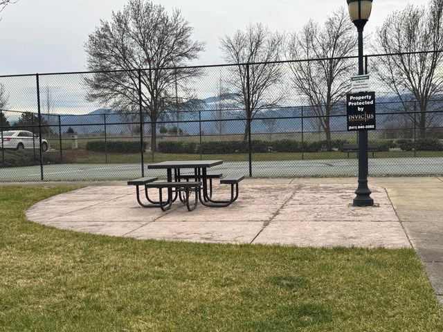 3126 Alameda Street 202, Medford, OR 97504