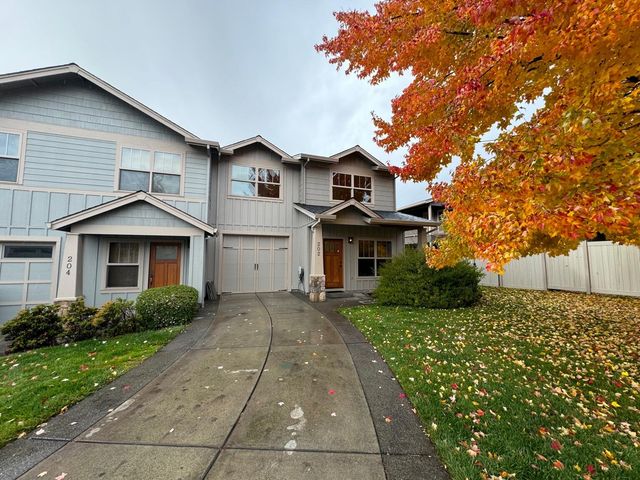 3126 Alameda Street 202, Medford, OR 97504