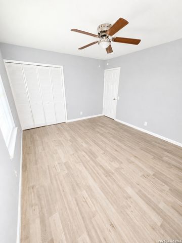 6103 VISTA VALLEY DR, San Antonio, TX 78242