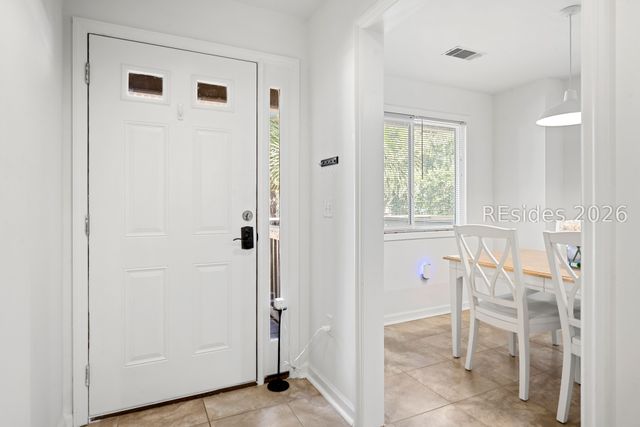 50 Yacht Cove Dr Apt 324, Hilton Head Island, SC 29928