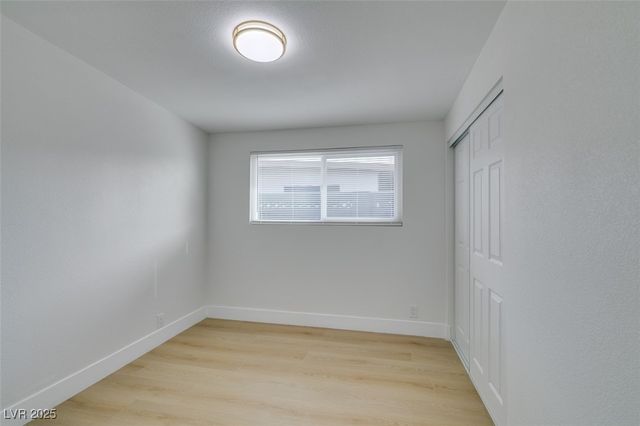 5052 Newton Drive, Las Vegas, NV 89122